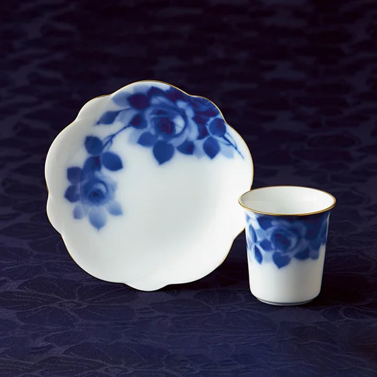 大倉陶園 ブルーローズ　梅型小皿の画像1